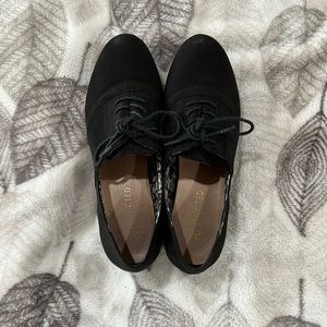 Restricted Oxford style flats. Great condition!
